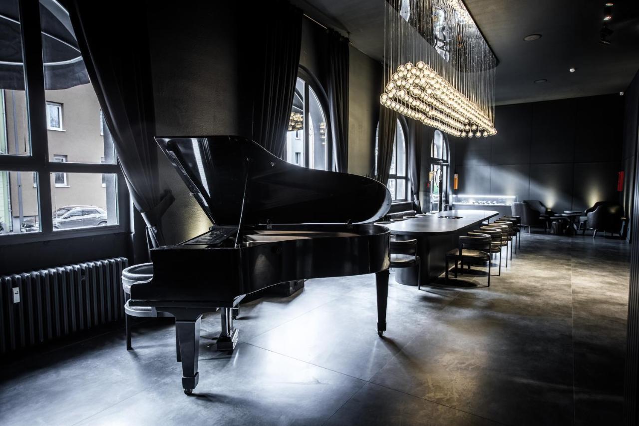 Black 4* Keulen